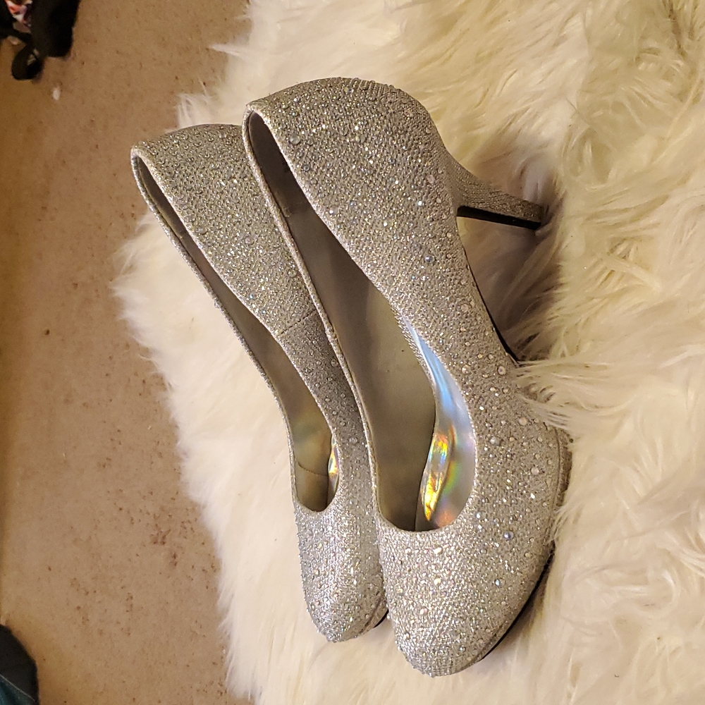 Womens size 9 inch sliver rhinestone heels
